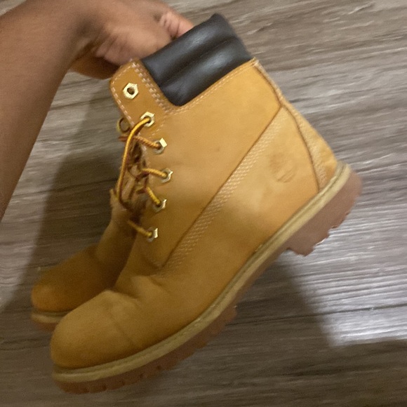 Womens Wheat Timberland Boots - Picture 4 of 4